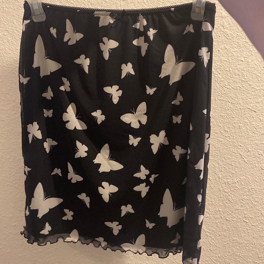 Cute black butterfly skirt!🤍🖤